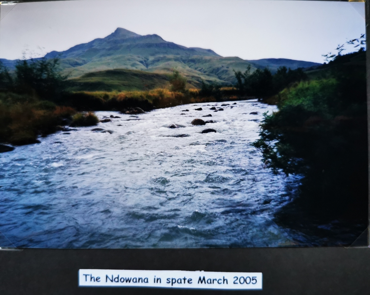Ndawana River in spate